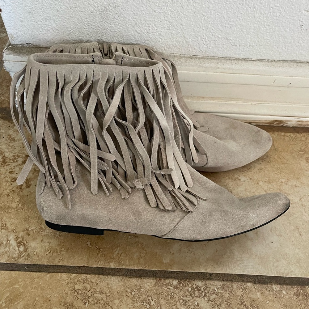 Fringe boots